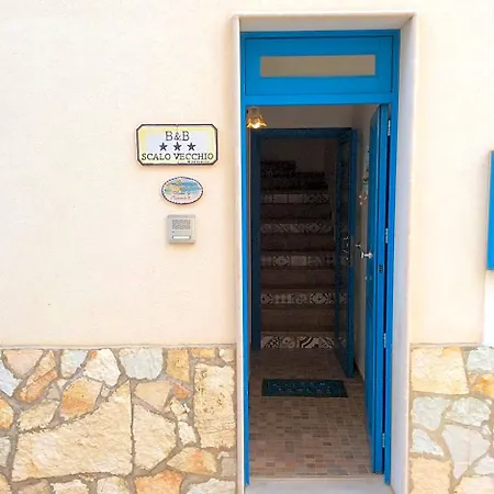 לינה וארוחת בוקר Scalovecchio מארטימו